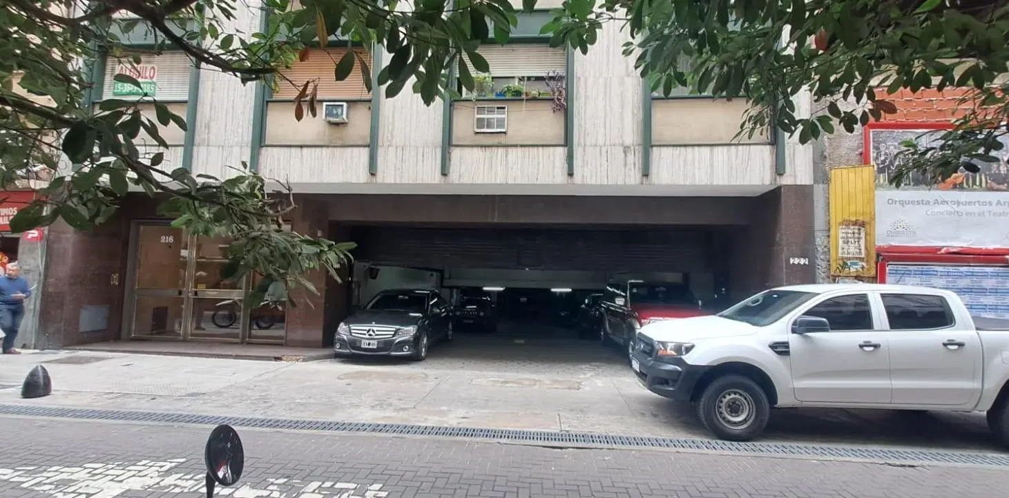 Cochera en venta - 12Mts2 - Monserrat 3