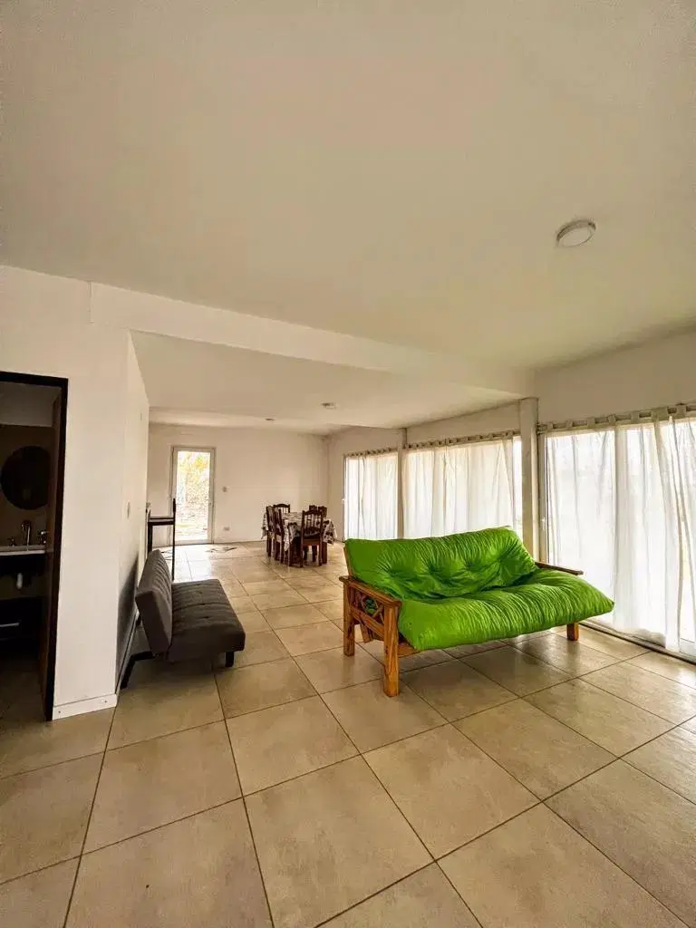 Casa en venta - 2 Dormitorios 2 Baños - Cocheras - 160Mts2 - Neuquén 5