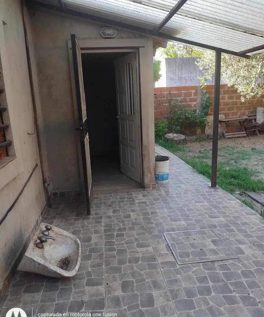 Casa en venta - 2 Dormitorios 1 Baño - Cochera - 750Mts2 - Paso del Rey 5