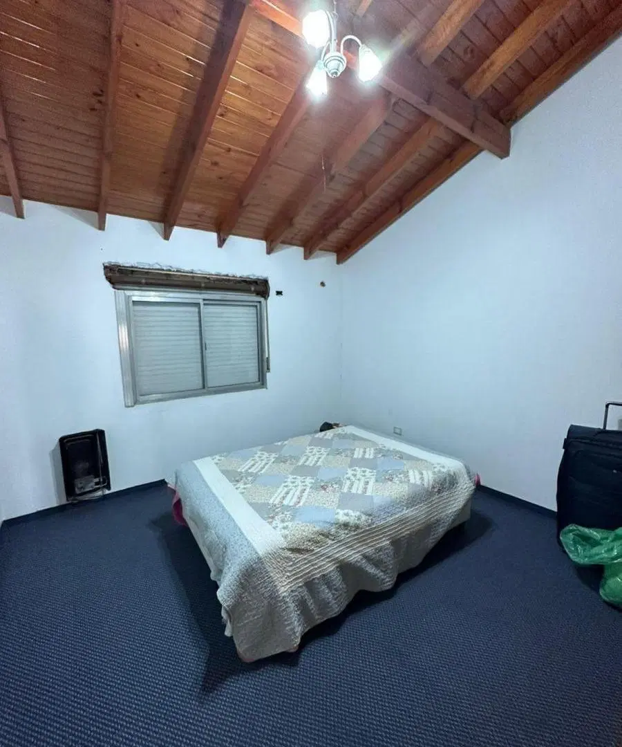 Casa en venta - 4 Dormitorios 3 Baños - Cochera - 270Mts2 - Echeverría 1