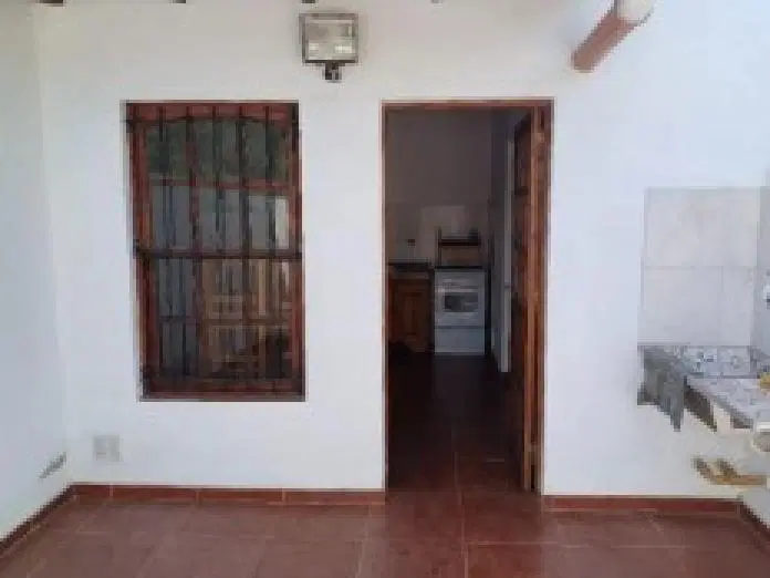 Casa en venta - 2 Dormitorios 1 Baño - 318Mts2 - Mar del Tuyú 4