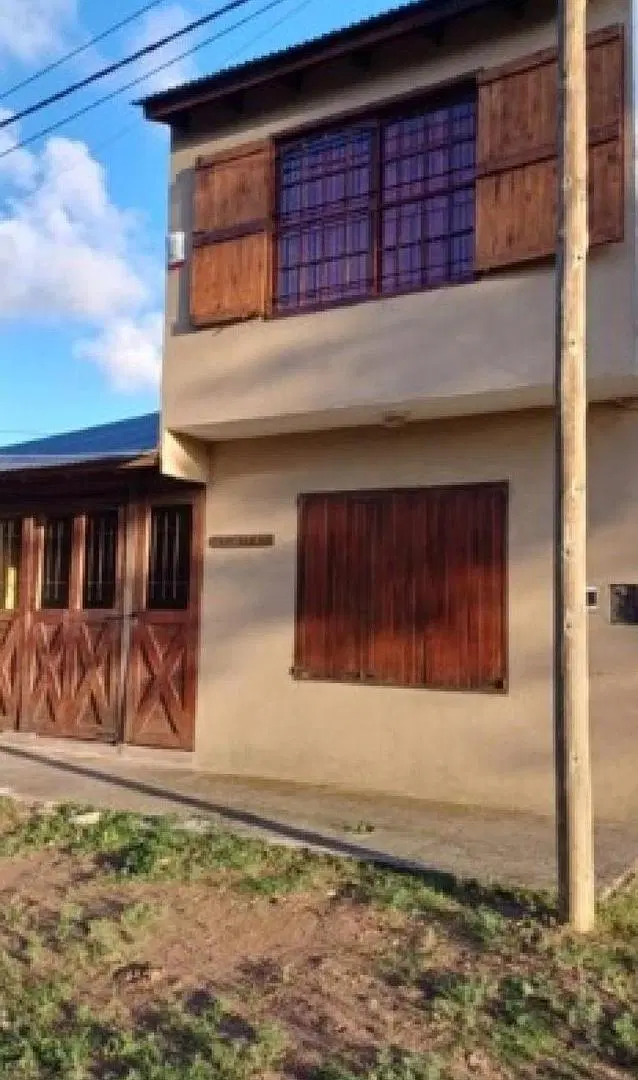 Casa en venta - 2 Dormitorios 1 Baño - 318Mts2 - Mar del Tuyú 2