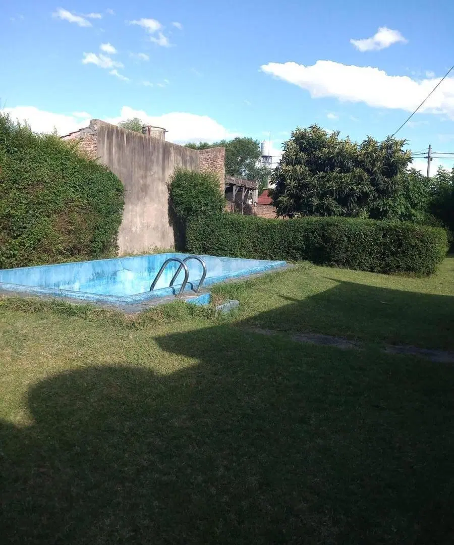Casa en venta - 2 Dormitorios 1 Baño - Ezeiza 3