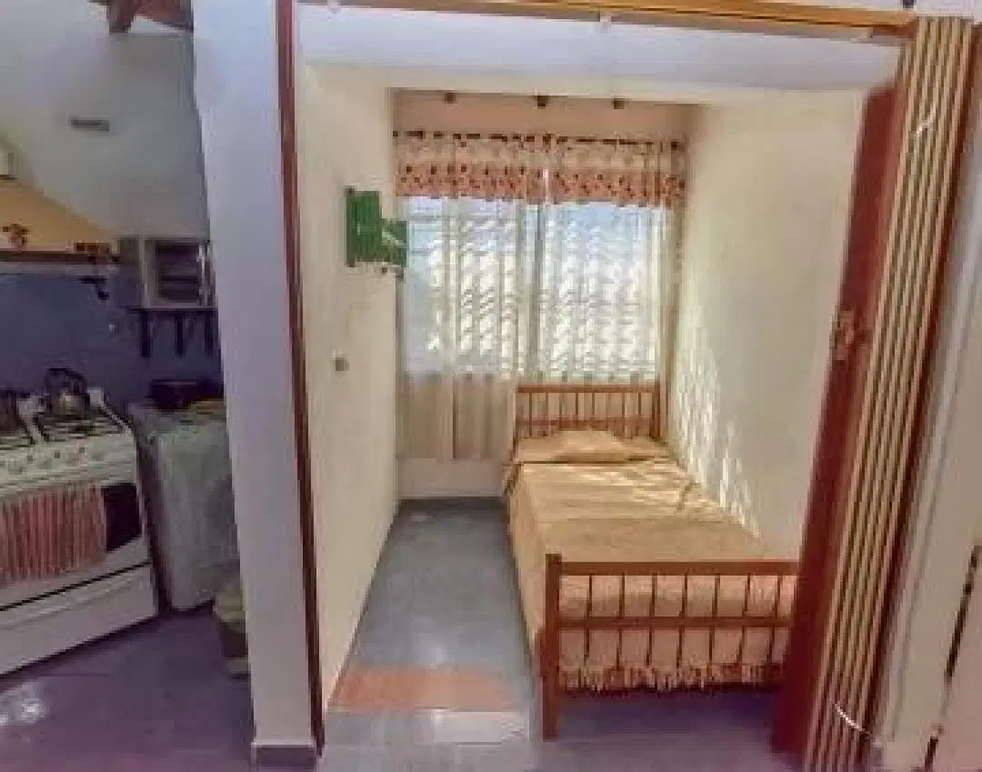 Departamento en venta - 4 Dormitorios 1 Baño - Cochera - 70Mts2 - Quilmes 5