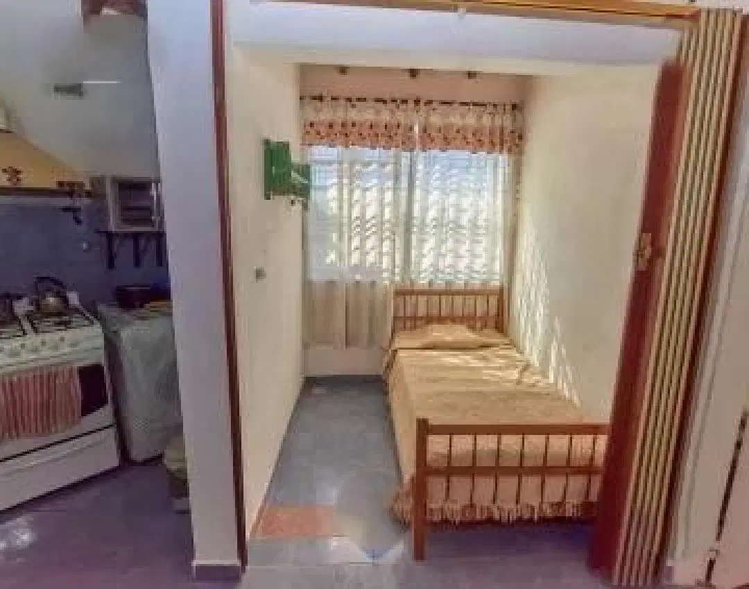 Departamento en venta - 4 Dormitorios 1 Baño - Cochera - 70Mts2 - Quilmes 2