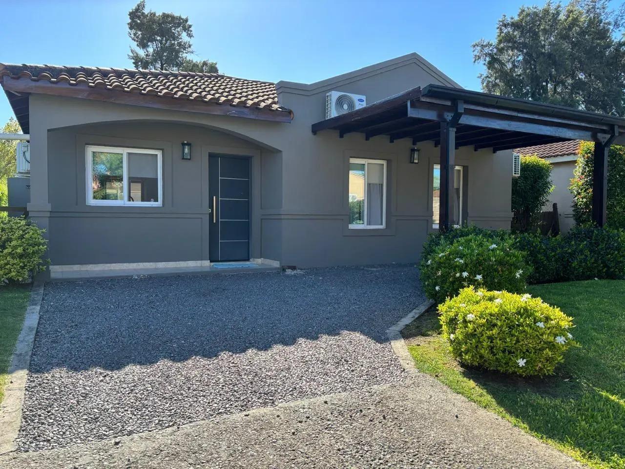Casa en venta - 3 Dormitorios 2 Baños - Pilar