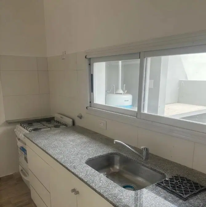 Casa en venta - 2 Dormitorios 2 Baños - La Plata 3