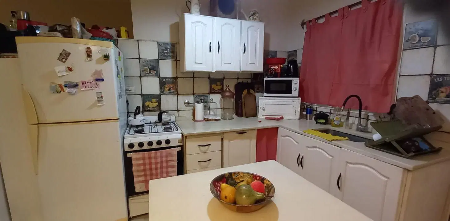 Casa en venta - 2 dormitorios 2 baños -1000 mts2 - El Rodeo, Abasto, La Plata 2