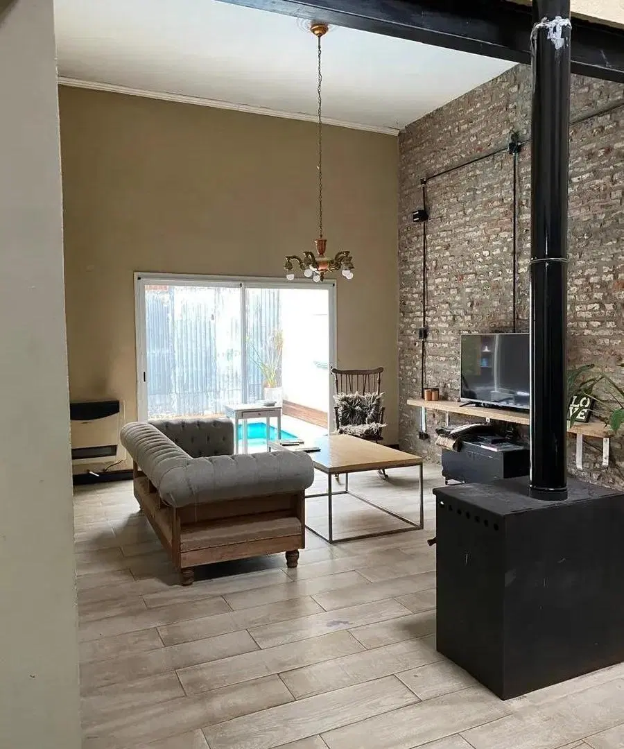 Casa en venta - 2 Dormitorios 1 Baño - Lomas de Zamora 8