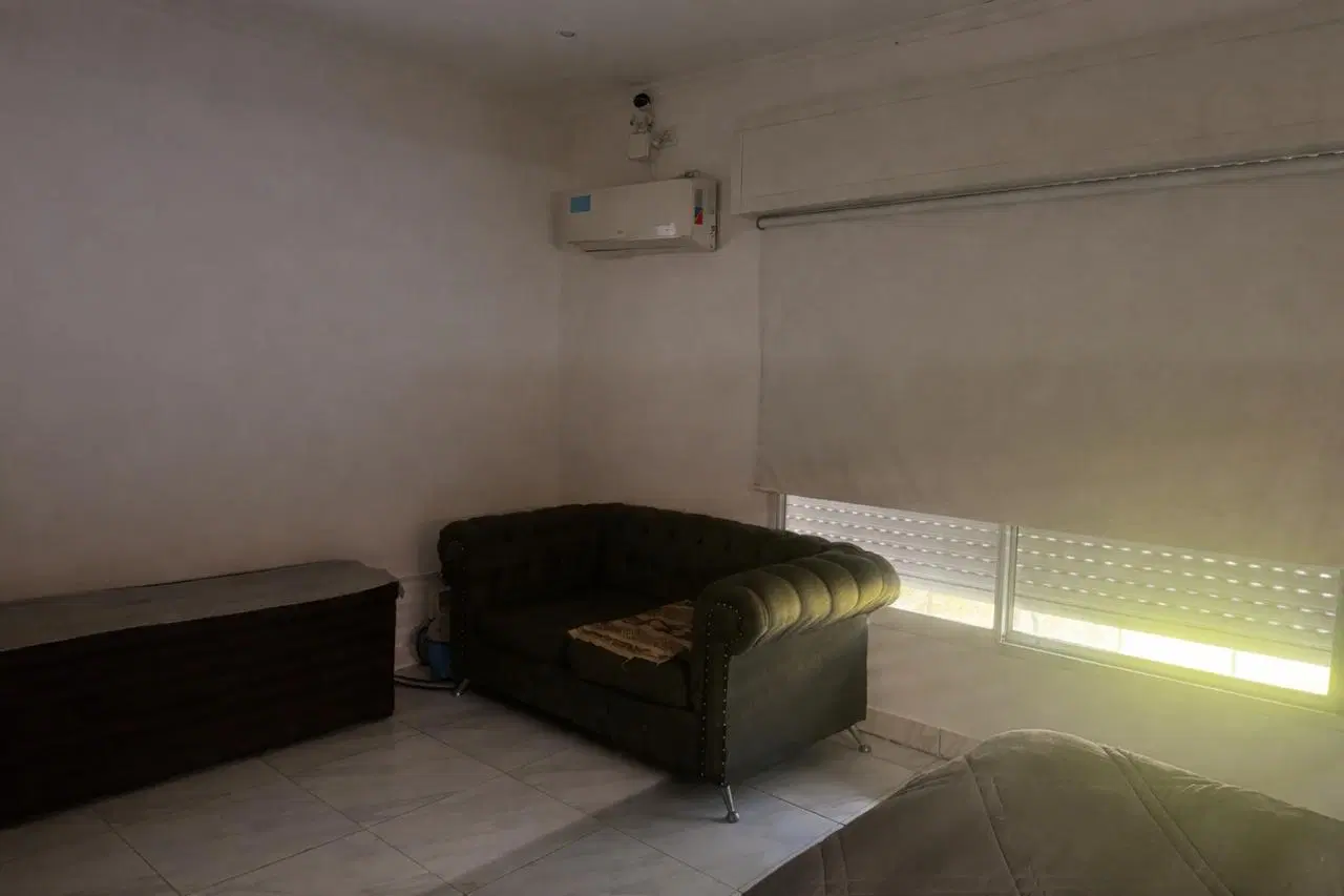 Casa en venta - 1 Dormitorio 2 Baños - Burzaco 3