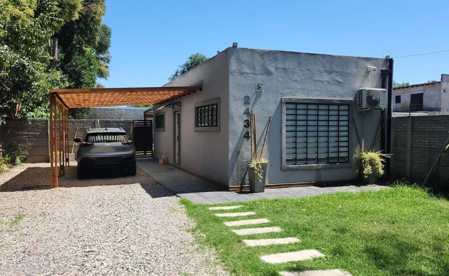 Casa en venta - 1 Dormitorio 2 Baños - Burzaco 2