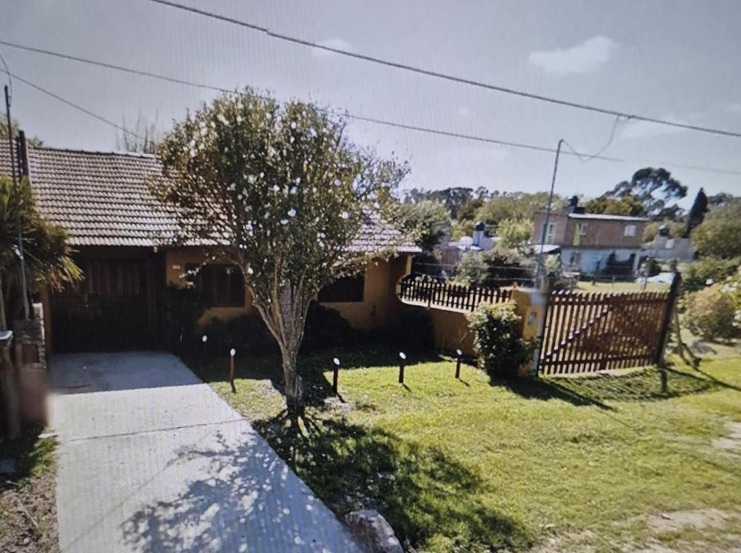 Casa en venta - 4 Dormitorios 2 Baños - Santa Clara Del Mar