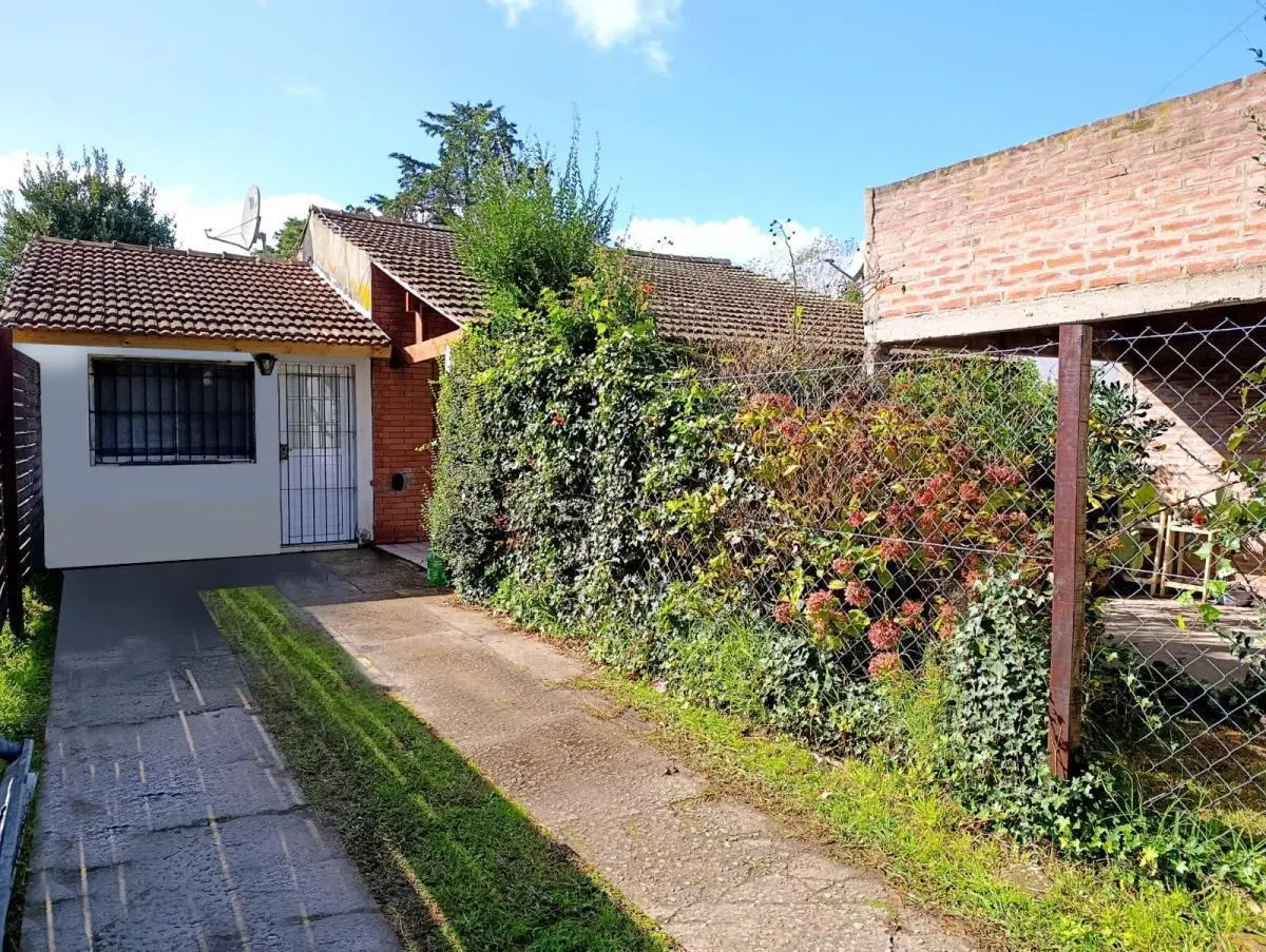 Casa en venta - 3 Dormitorios 4 Baños - Mar del Plata 2
