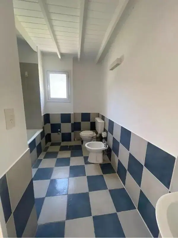 Casa en alquiler - 5 Dormitorios 4 Baños - Pilar 2