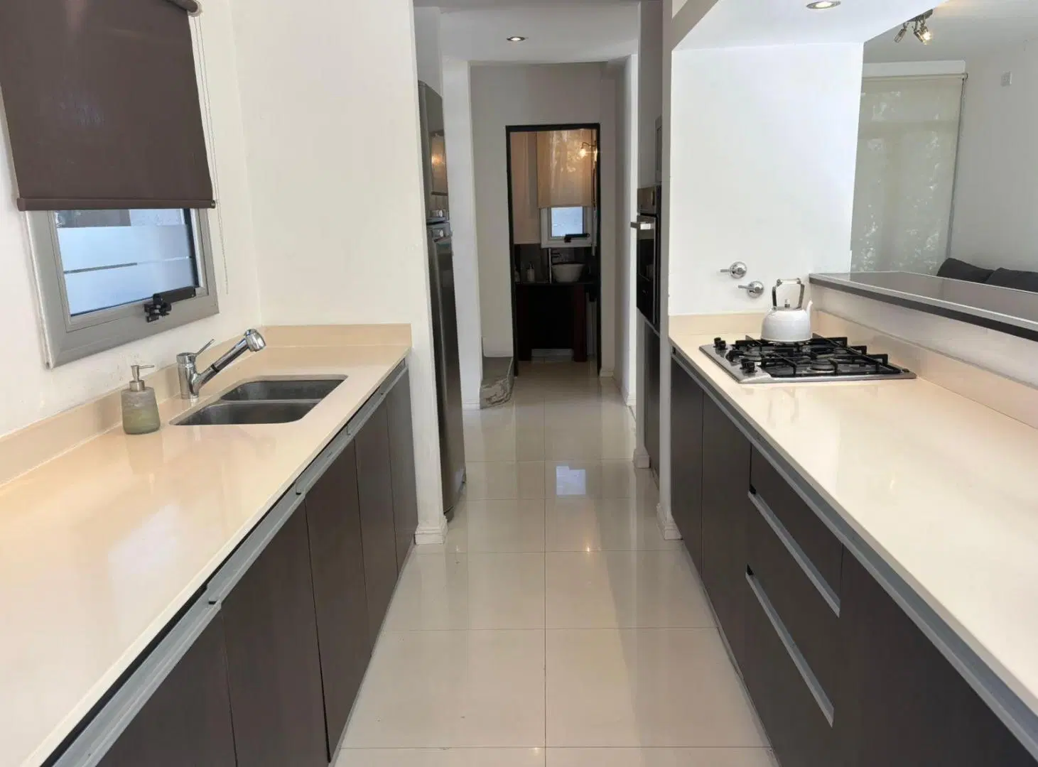 Casa en alquiler - 2 dormitorios 2 baños - 300mts2 - Manuel B. Gonnet, La Plata 2