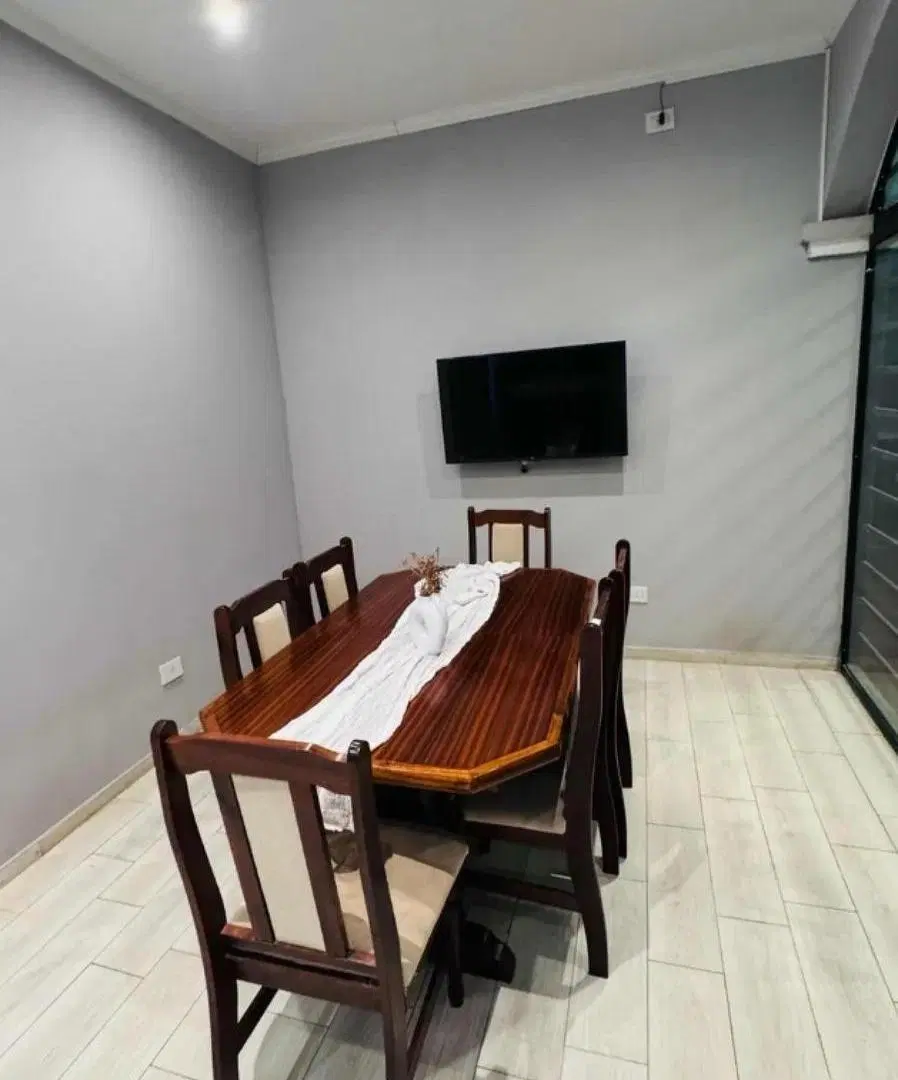 Casa en venta - 2 Dormitorios 2 Baños - Carmen de Areco 1