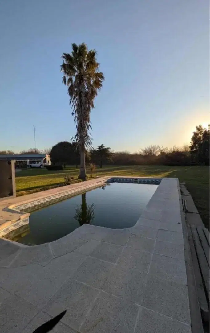 Casa en venta - 2 Dormitorios 2 Baños - Carmen de Areco 3