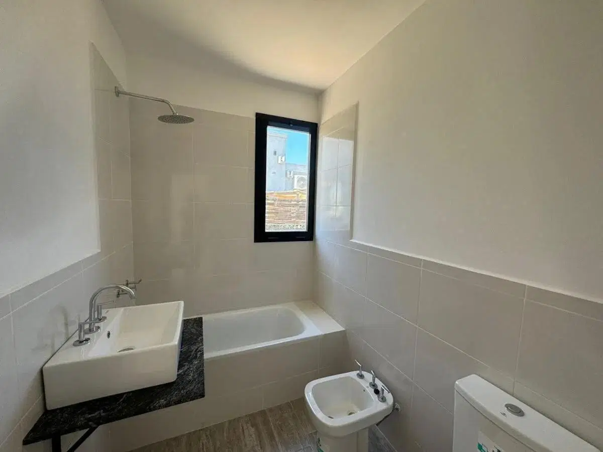 Casa en venta - 3 Dormitorios 3 Baños - Cocheras - 800Mts2 - San Sebastián, Escobar 2