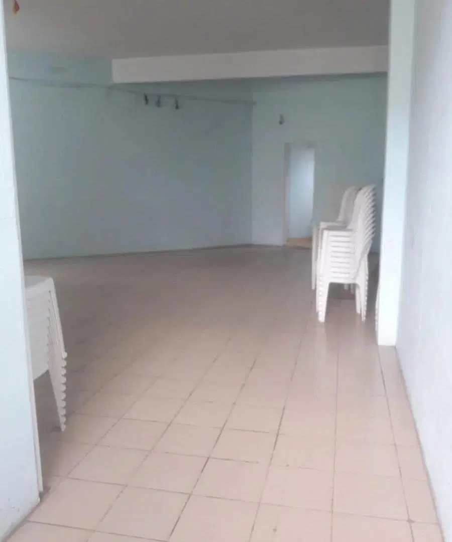 Casa en venta - 2 Dormitorios 2 Baños - Esteban Echeverria 5