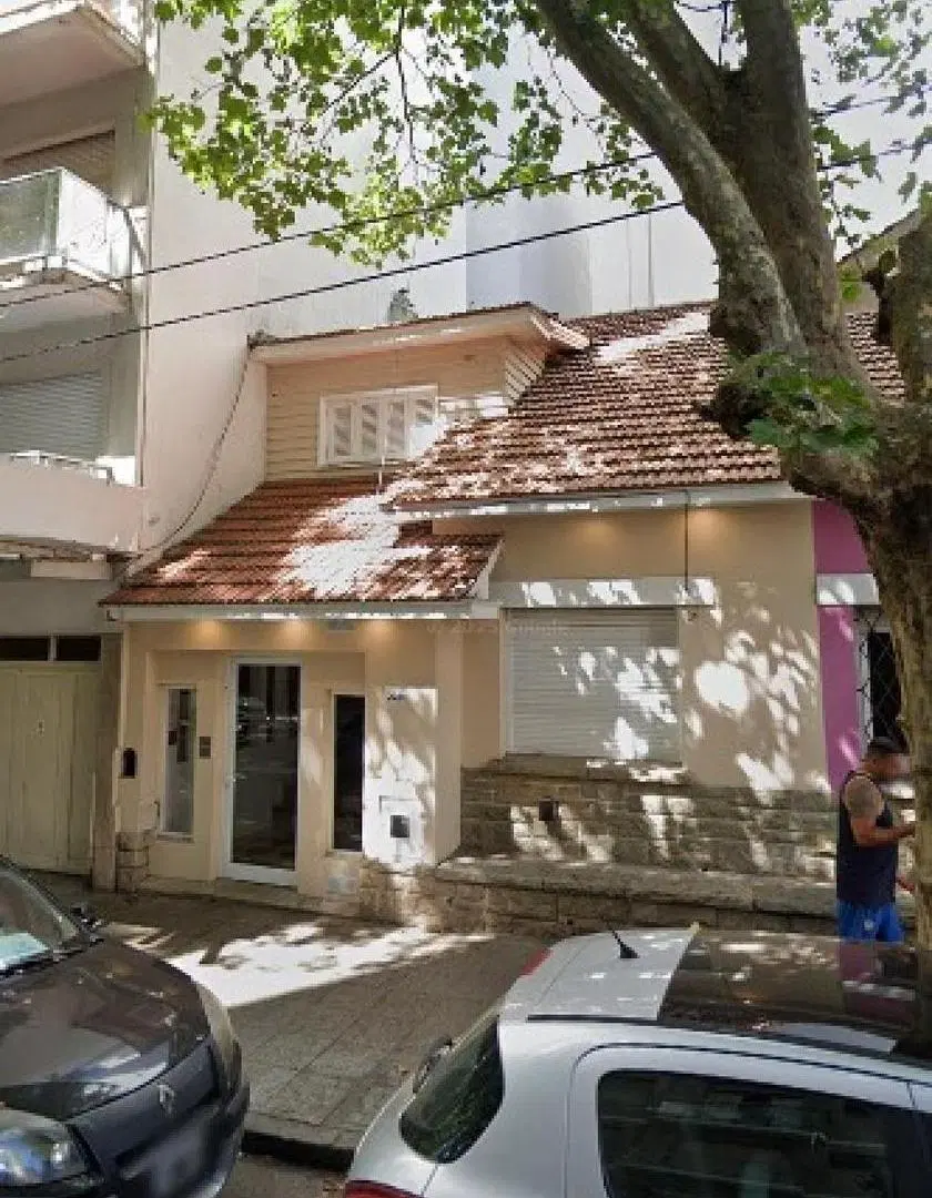 Casa en venta - 3 Dormitorios 2 Baños - Mar del Plata 3