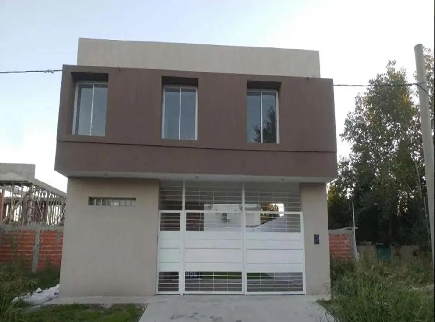 Casa en venta - 3 dormitorios 2 baños - cocheras - 100mts2 - San Carlos, La Plata 3