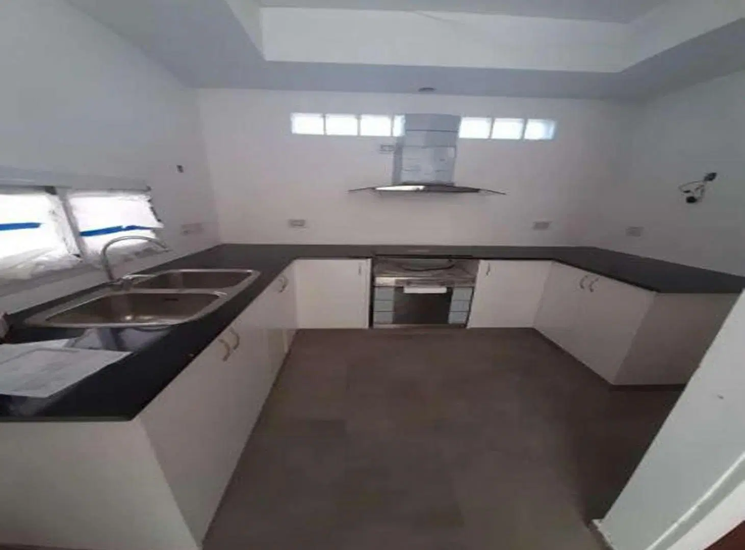 Casa en venta - 3 dormitorios 2 baños - cocheras - 100mts2 - San Carlos, La Plata 2