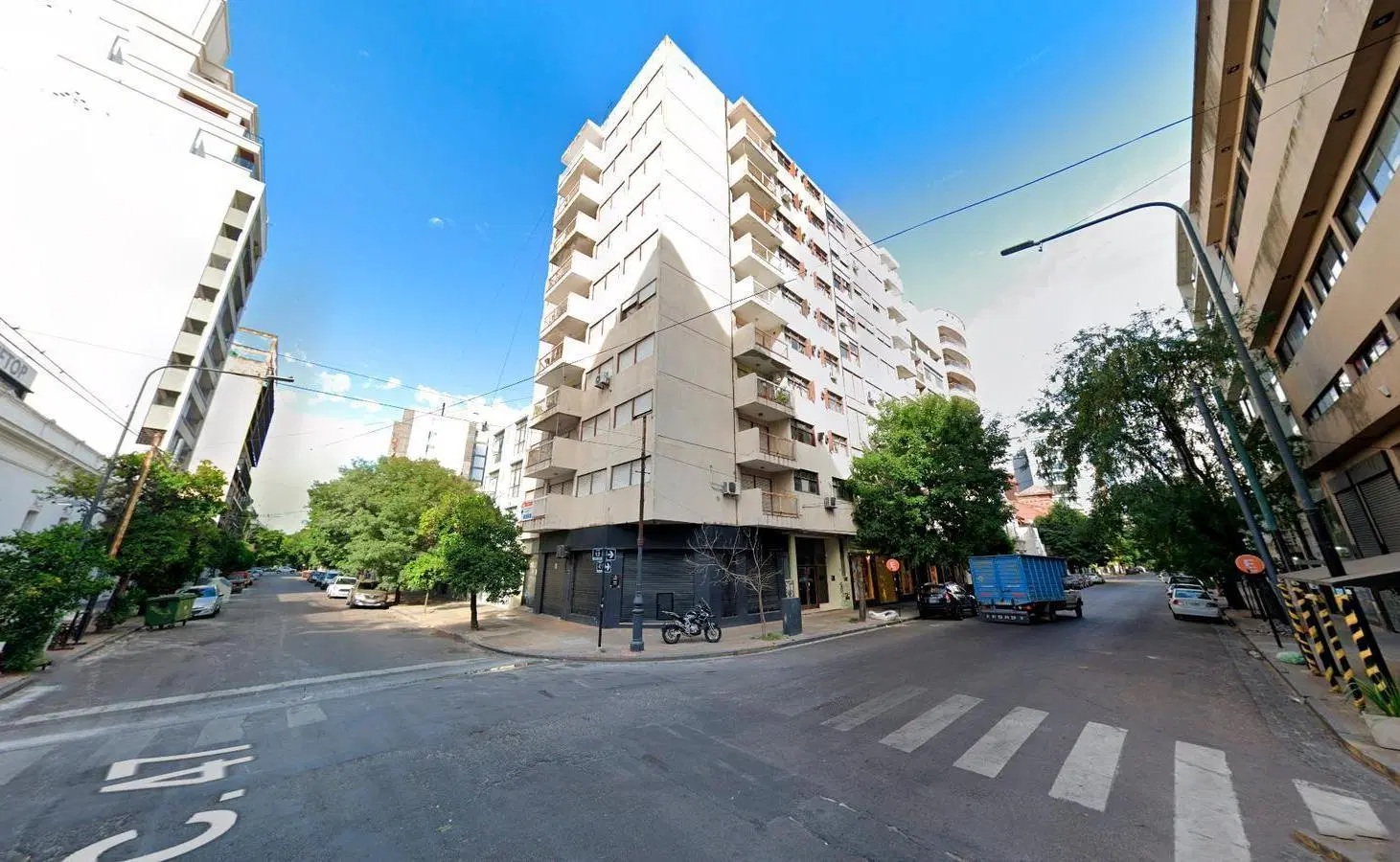 Cochera en venta subterránea  - 20mts2 - La Plata 3