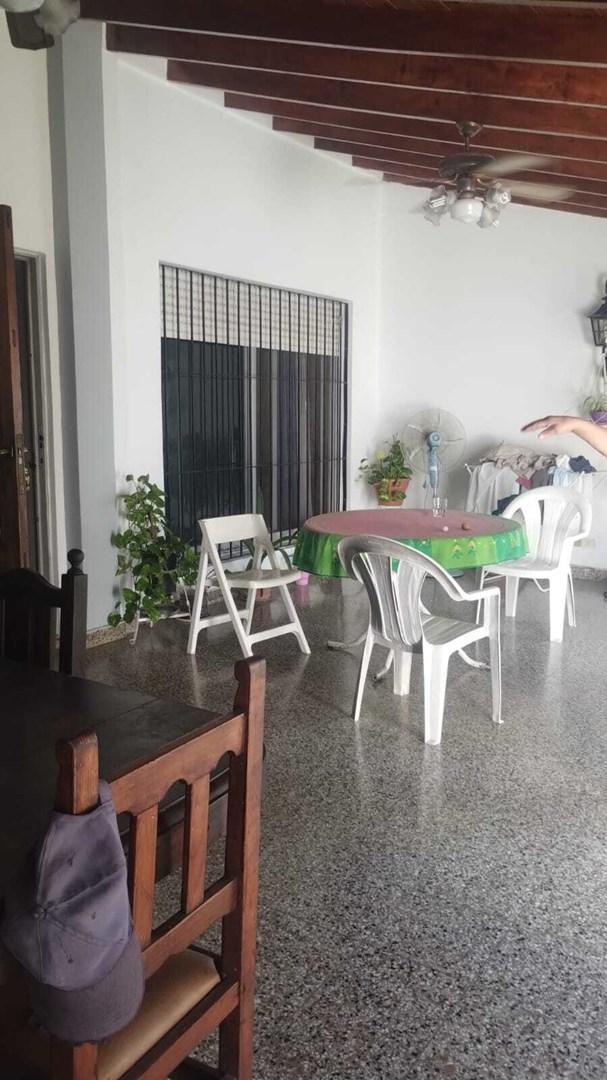 Casa en venta - 3 Dormitorios 2 Baños - Merlo