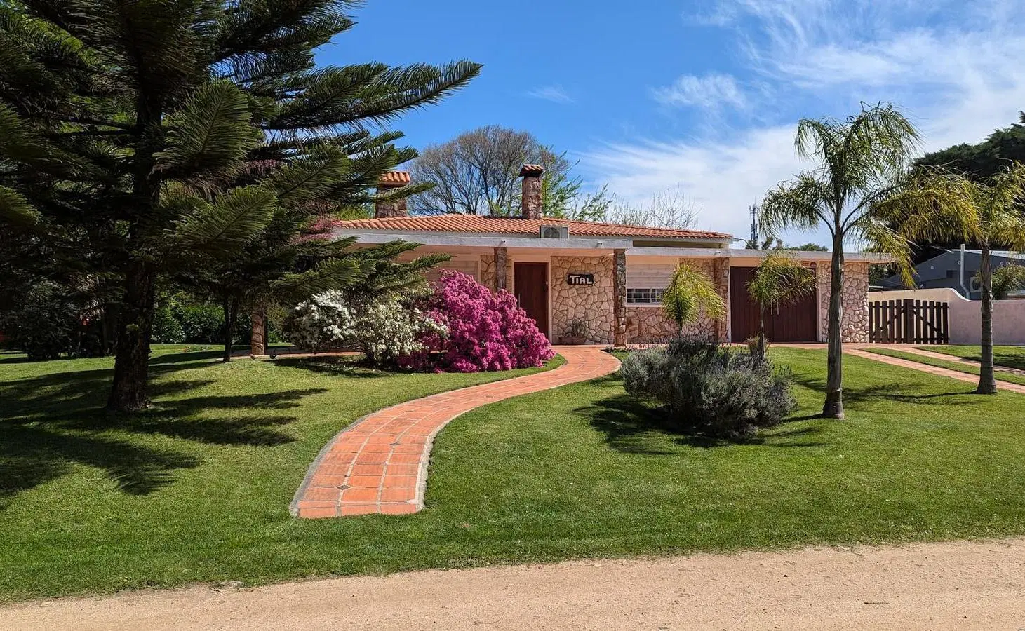 Casa en venta - 3 Dormitorios 2 Baños - Cochera - 539Mts2 - Canelones 2