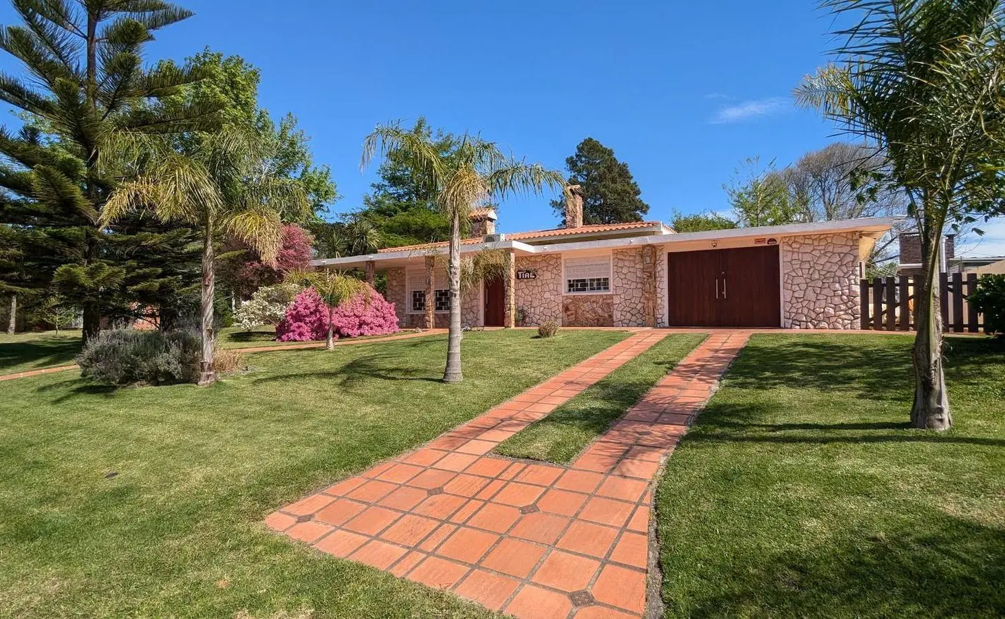 Casa en venta - 3 Dormitorios 2 Baños - Cochera - 539Mts2 - Canelones 3