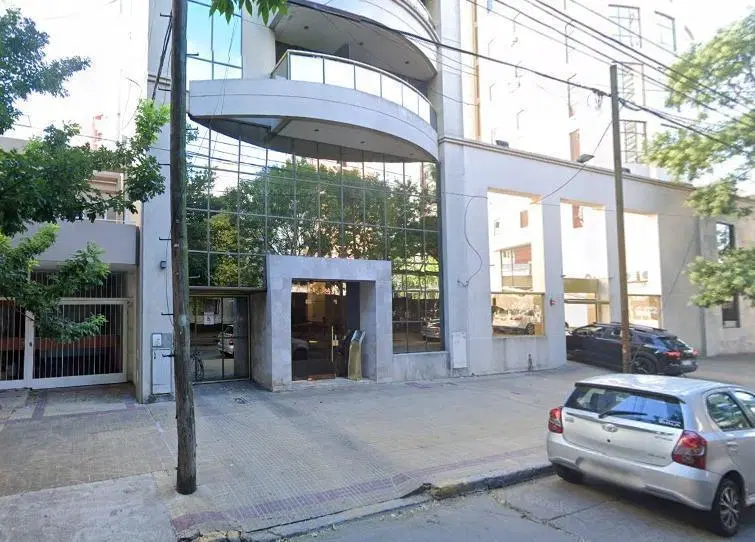 Departamento en venta - 2 dormitorios 1 baño - Cochera - 81 mts2- La Plata 5