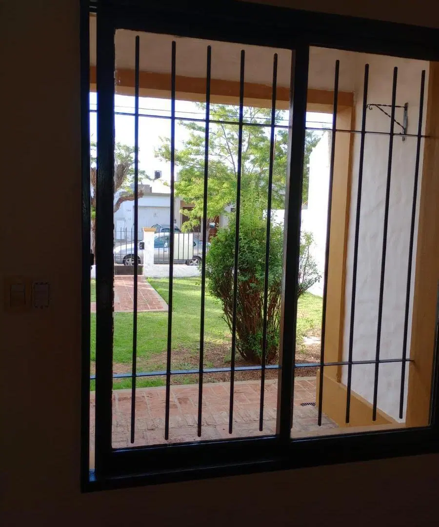 Casa en venta . 4 Dormitorios 4 Baños - 500Mts2 - Bolívar 2