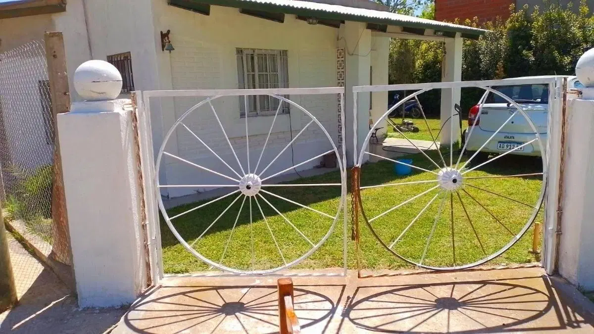 Casa en venta - 2 Dormitorios 1 Baño - 300Mts2 - Atalaya 5