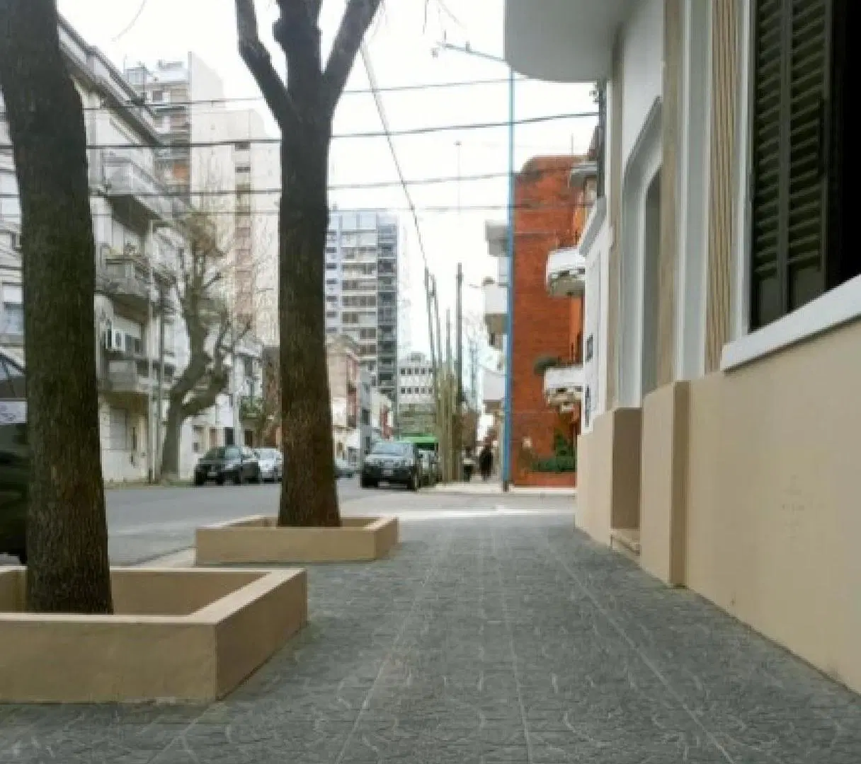 Casa en venta - 5 Dormitorios 2 Baños - Avellaneda 5