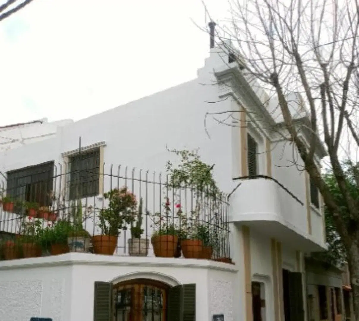 Casa en venta - 5 Dormitorios 2 Baños - Avellaneda 2