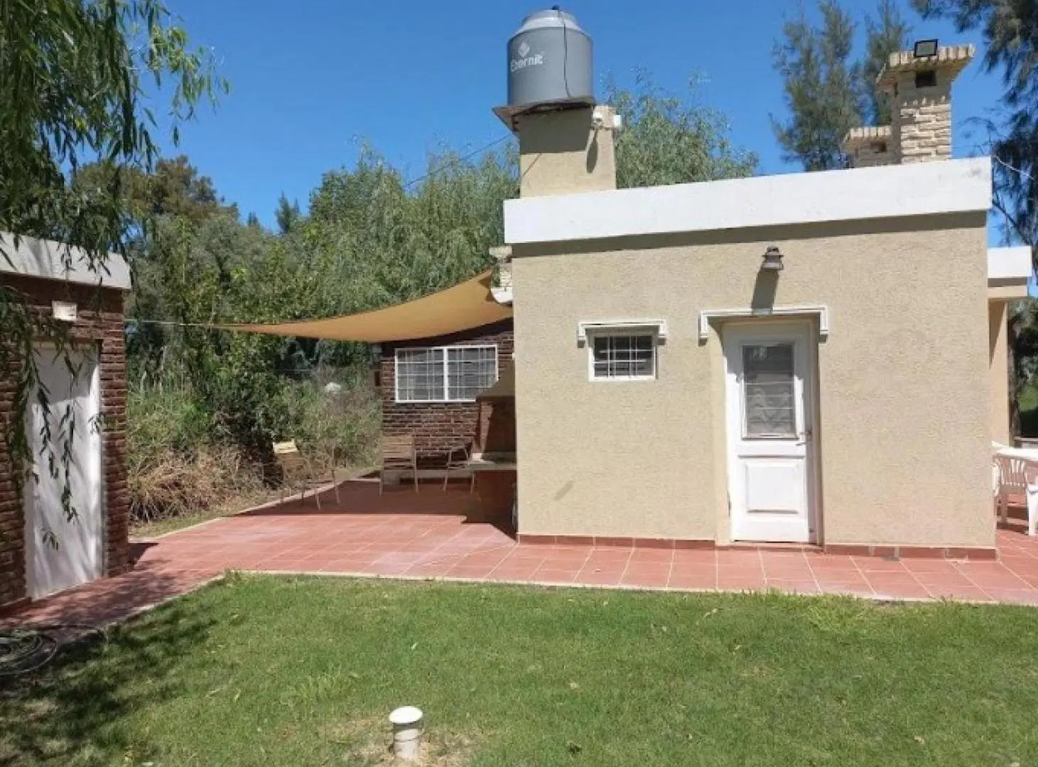 Casa quinta en venta - 3 Dormitorios 1 Baño - 1.800Mts2 - General Hornos 2