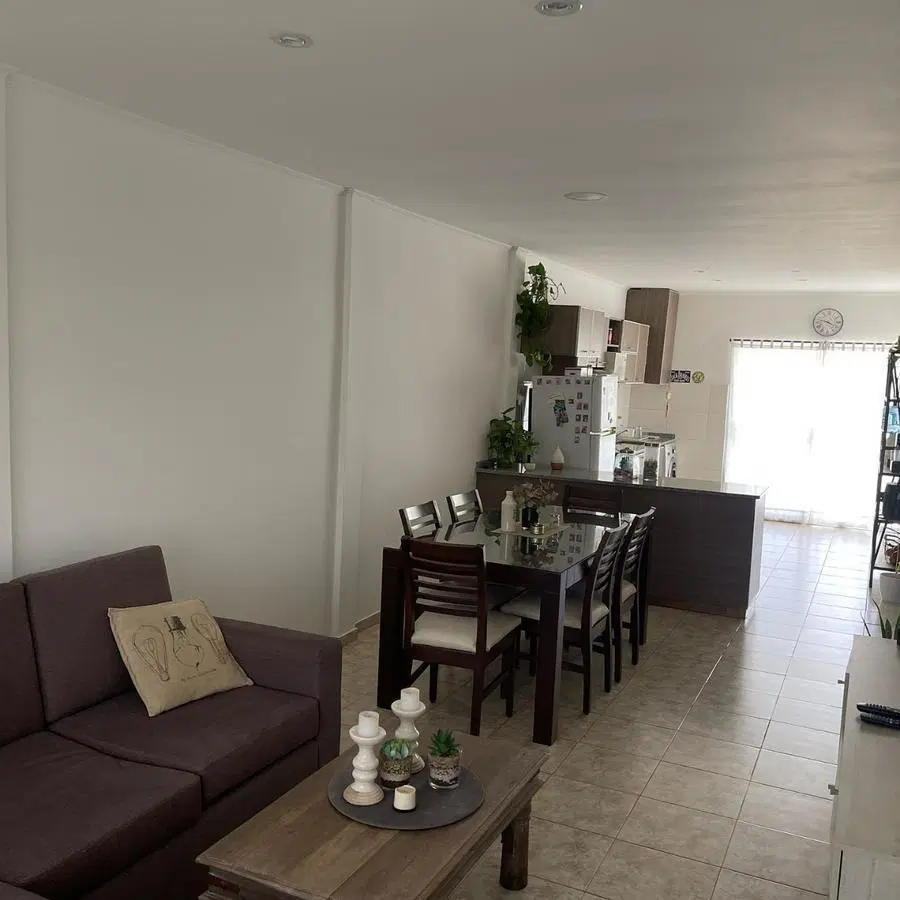 Casa en venta - 2 Dormitorios 1 Baño - 101 mts2 - Baradero 5