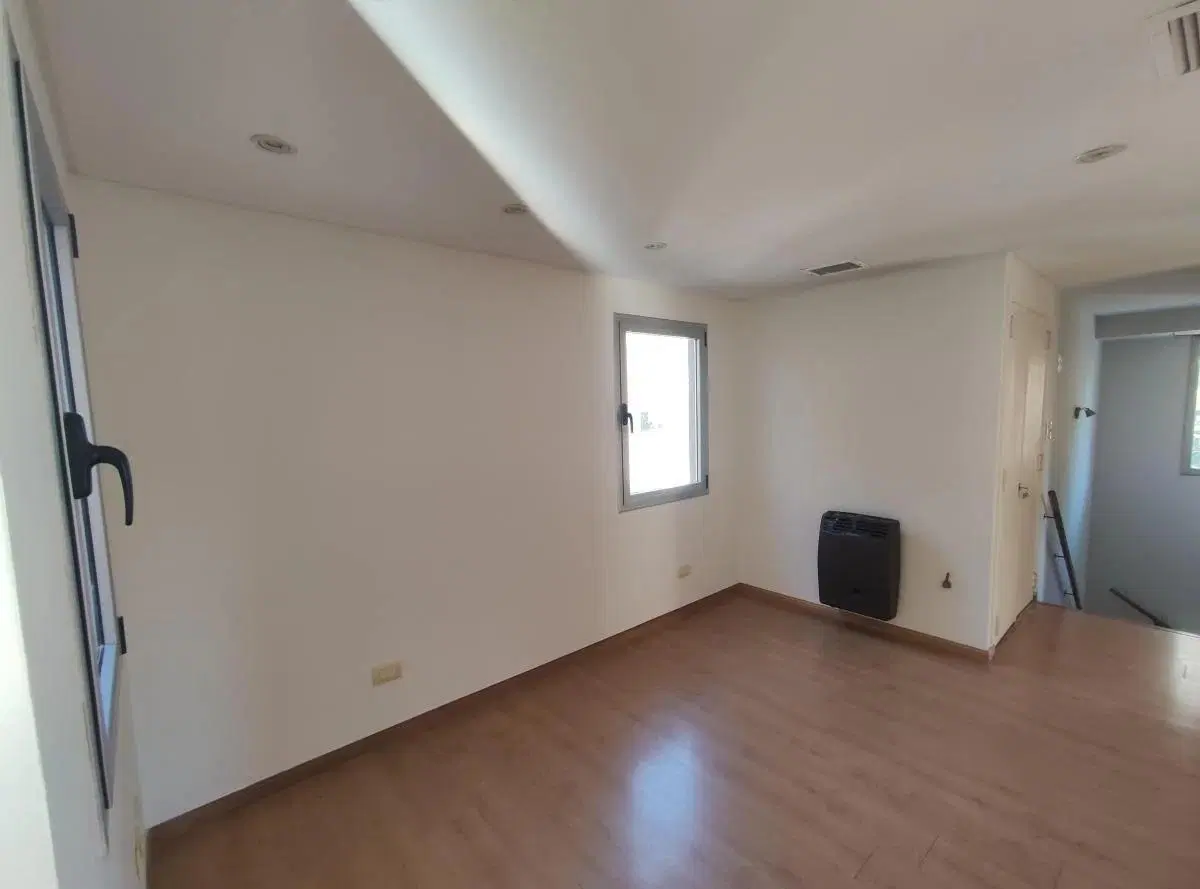 Casa en venta - 4 Dormitorios 2 Baños - Cocheras - 350Mts2 - El Palomar, Cañuelas 5