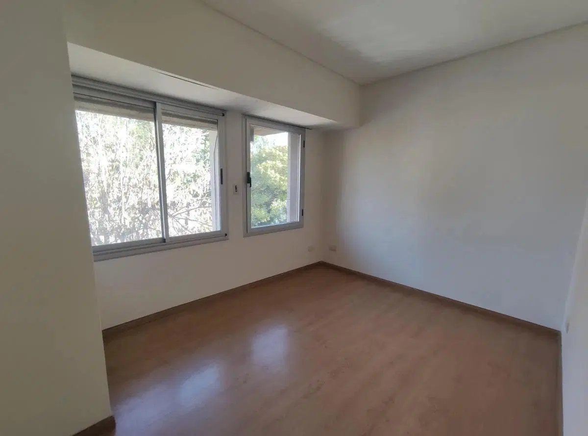 Casa en venta - 4 Dormitorios 2 Baños - Cocheras - 350Mts2 - El Palomar, Cañuelas 4