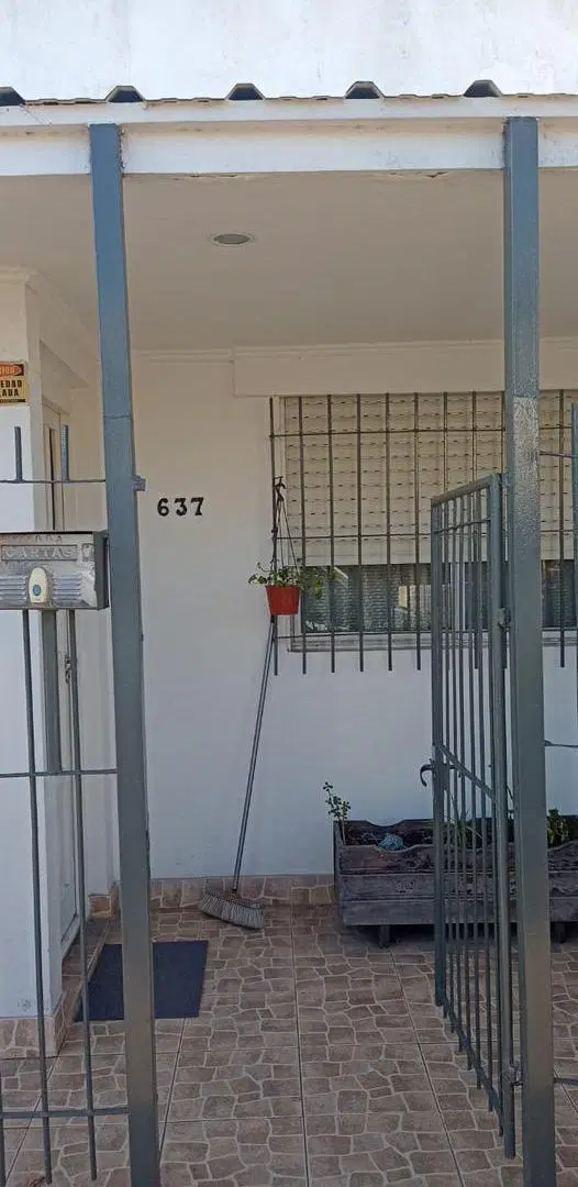 Casa en venta - 2 Dormitorios 1 Baño - 400Mts2 - La Plata 3