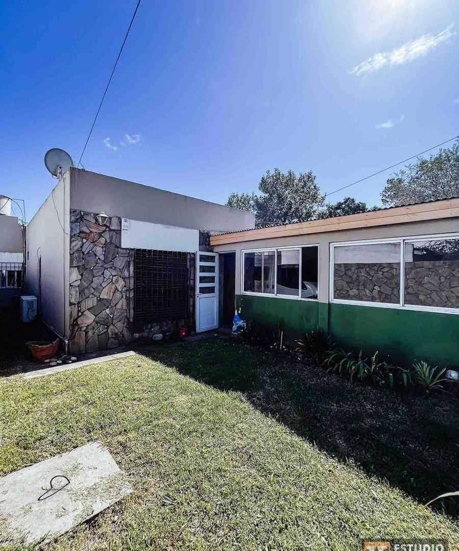 Casa en venta - 2 Dormitorios 2 Baños - 360Mts2 - Altos de San Lorenzo, La Plata