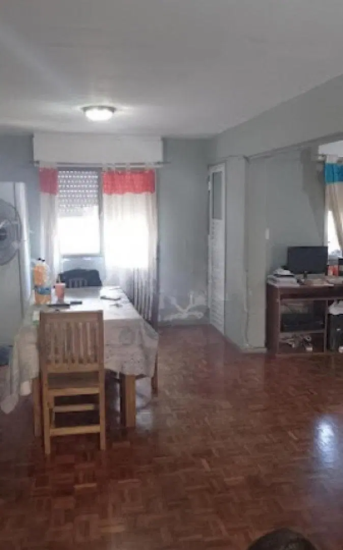 Departamento en venta - 4 Dormitorios 2 Baños - Villa Lugano 3