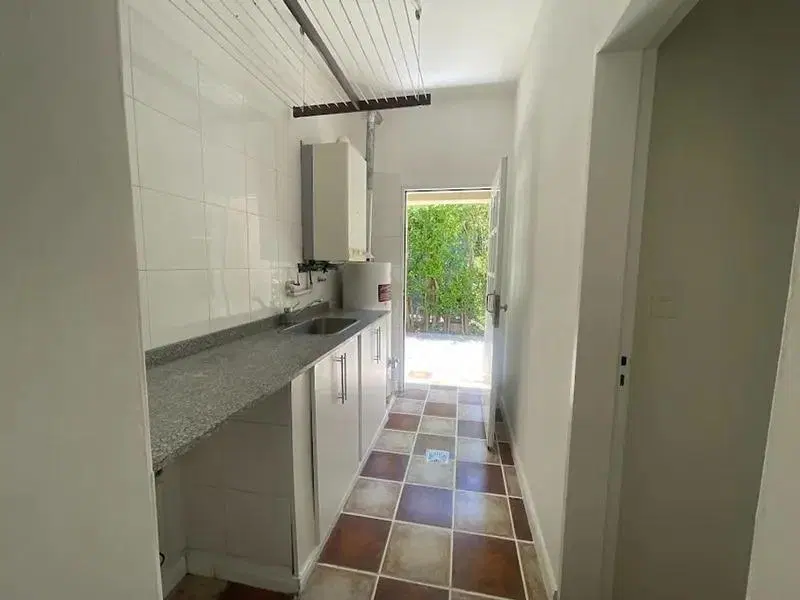 Casa en venta - 5 Dormitorios 4 Baños - Pilar 4