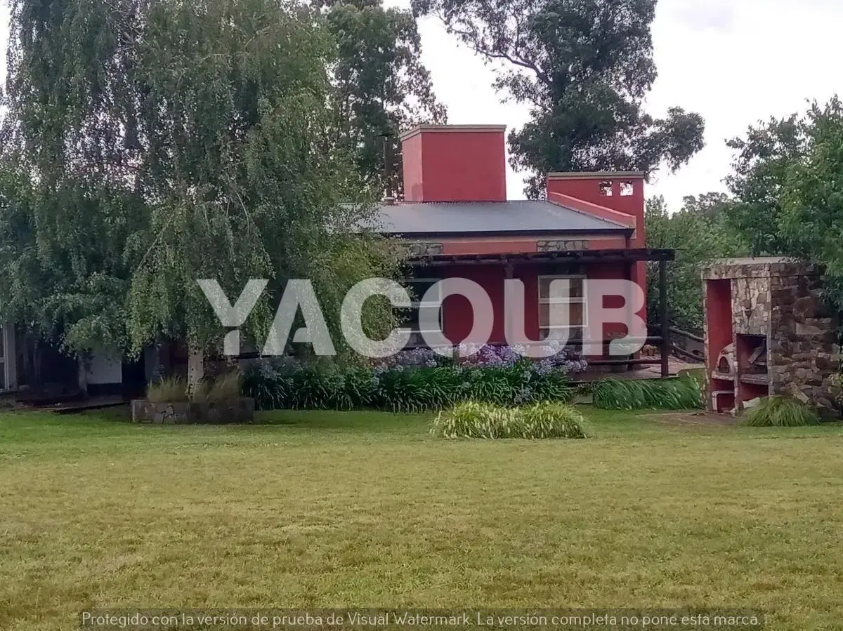 Quinta en venta - 4 Dormitorios 3 Baños - Tandil 2