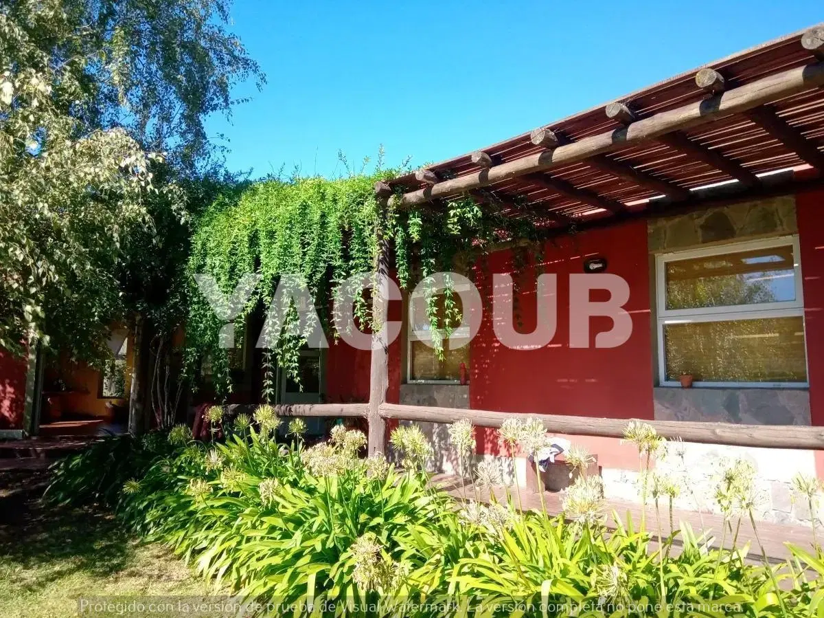 Quinta en venta - 4 Dormitorios 3 Baños - Tandil 4