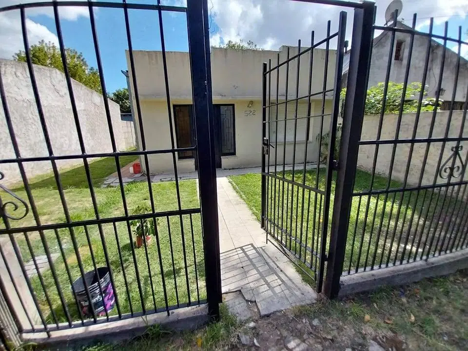 Casa en venta - 3 Dormitorios 1 Baño - Tolosa 5