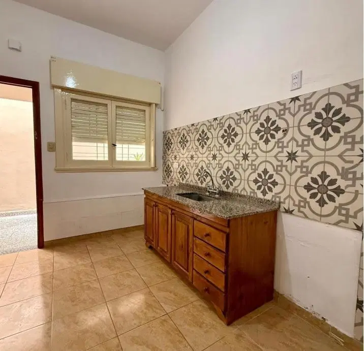 PH en alquiler - 1 Dormitorio 1 Baño - Wilde 4