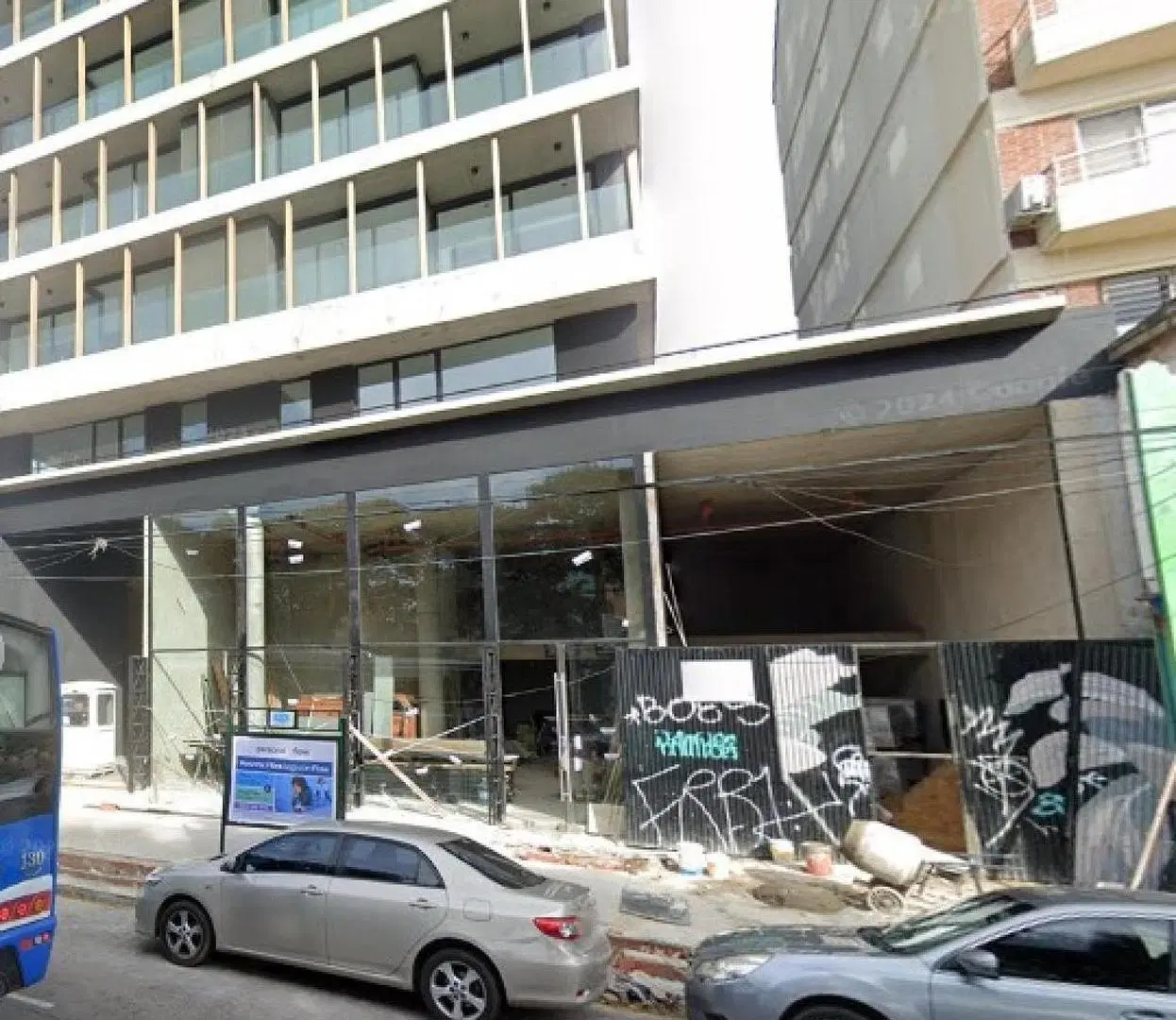 Cochera en venta - 12Mts2 - Olivos 2