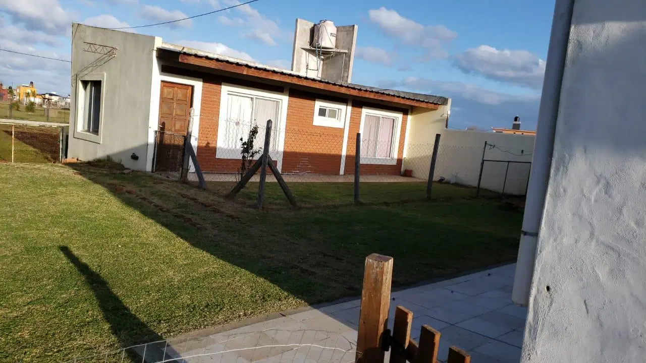 Casa en venta - 3 Dormitorios 1 Baño - Cochera - 405Mts2 - Camet Norte, Santa Clara del Mar 2