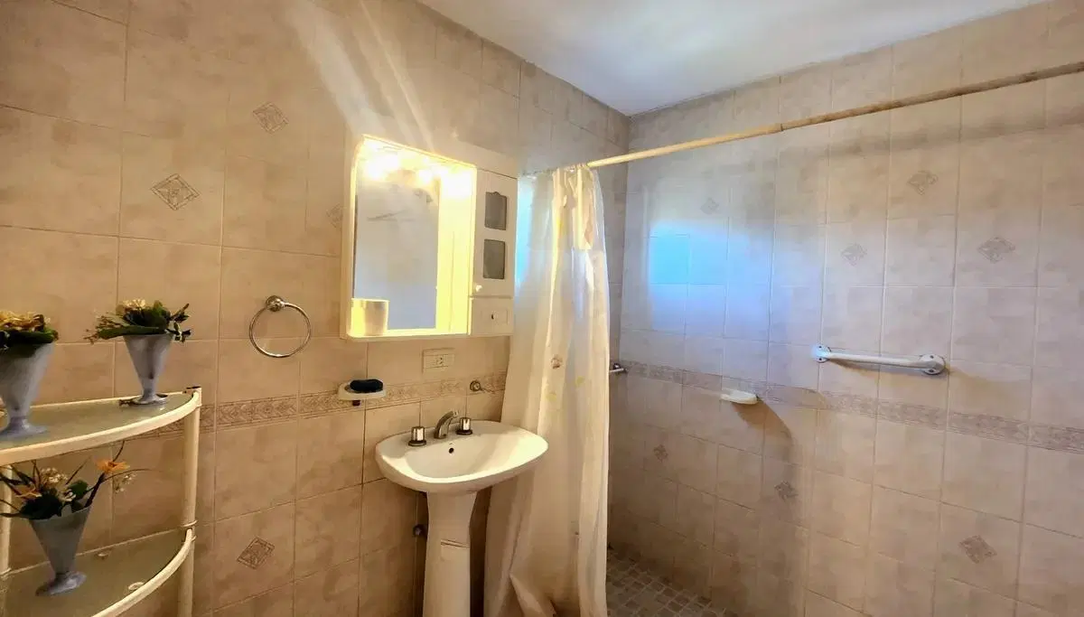 Casa en venta - 3 Dormitorios 2 Baños - Mar del Tuyú 4
